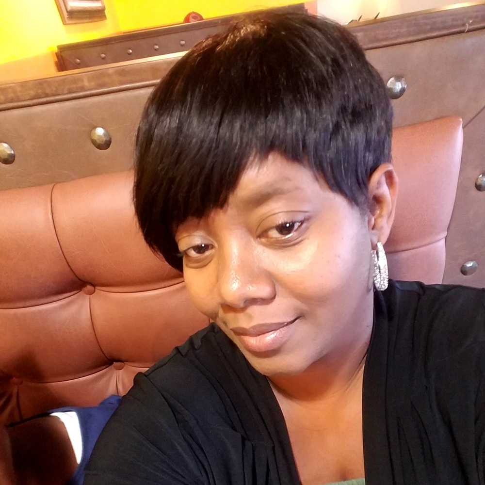 Meet your Posher, Angela